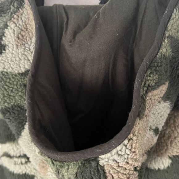 Lucky Brand Green Camouflage Sherpa 1/4 Zip Pullover hoodie  in Size M - Picture 11 of 15